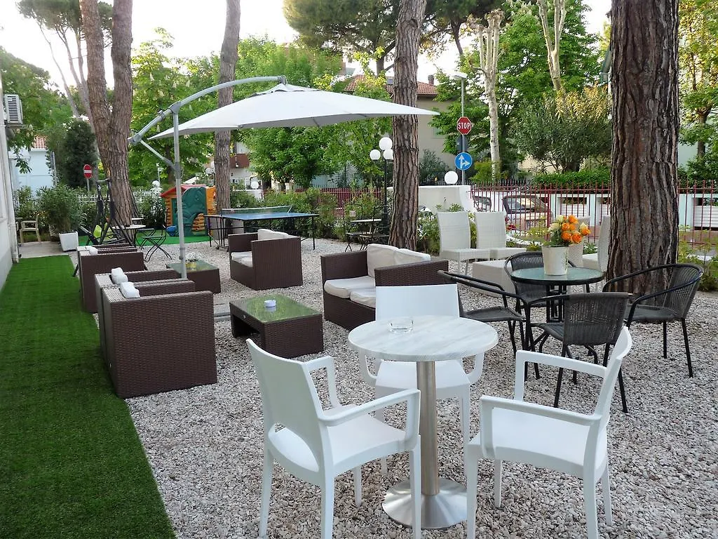 Hotel Pierre Riccione 3*,